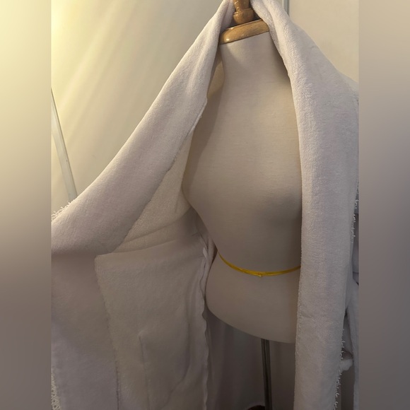 Subtle Luxury White Robe - Picture 6 of 8